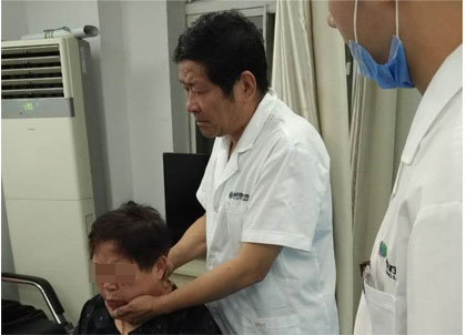 沈锡山看诊