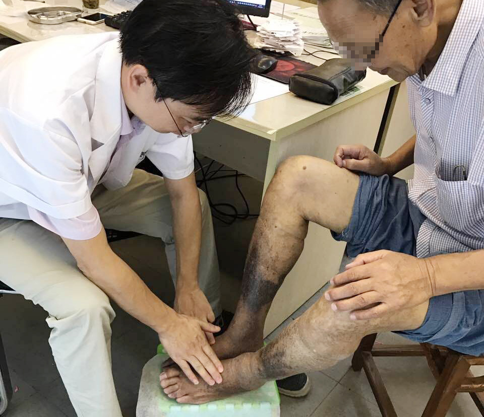 张磊看诊